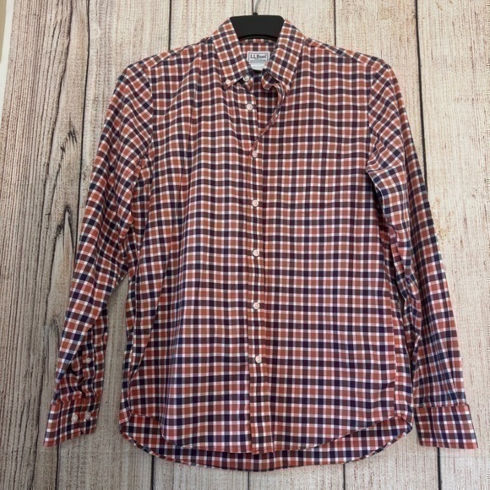 L.L Bean Mens Slim Fit button down shirt size medium